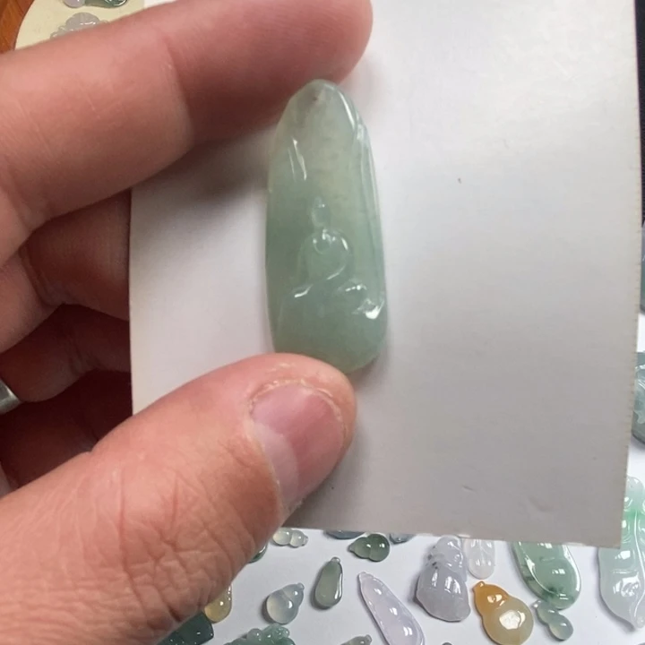 翡翠未镶嵌颈饰吊坠