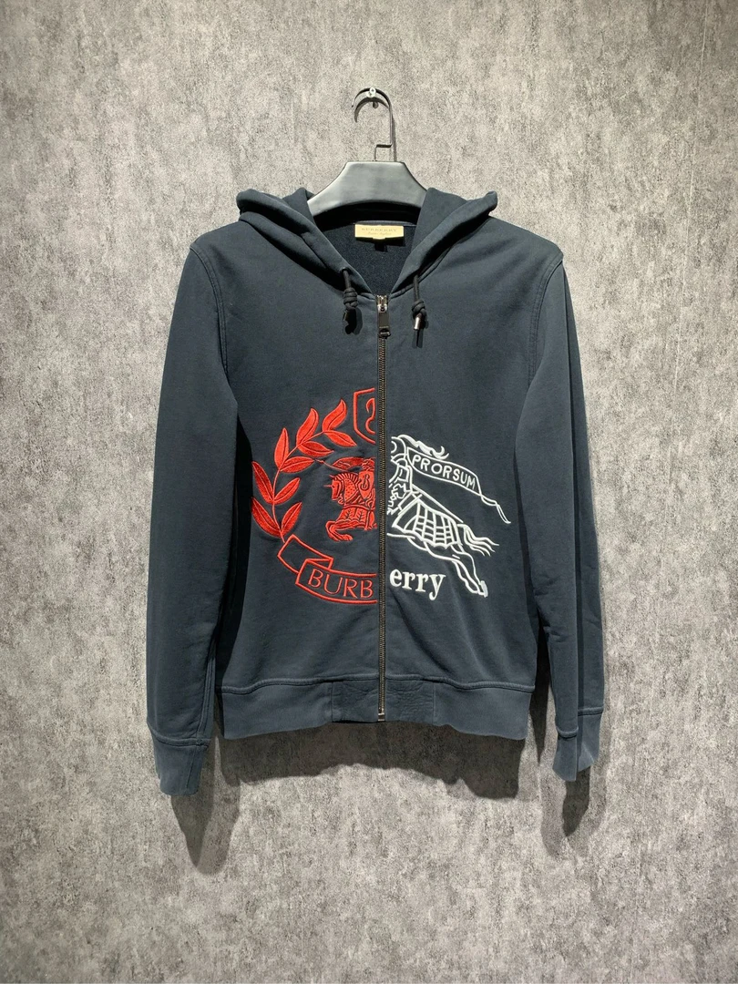 95新  【Burberry】战马拉链连帽外套/S码/Y11019226