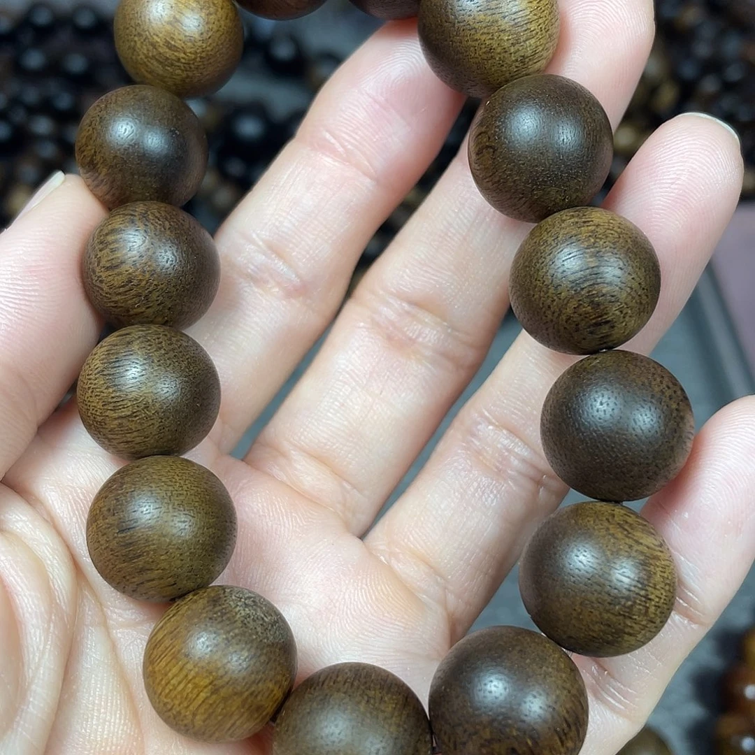 卡***销手串沉香芽庄白棋