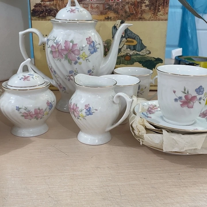 瓷片四厂强化瓷旋纹茶具一套