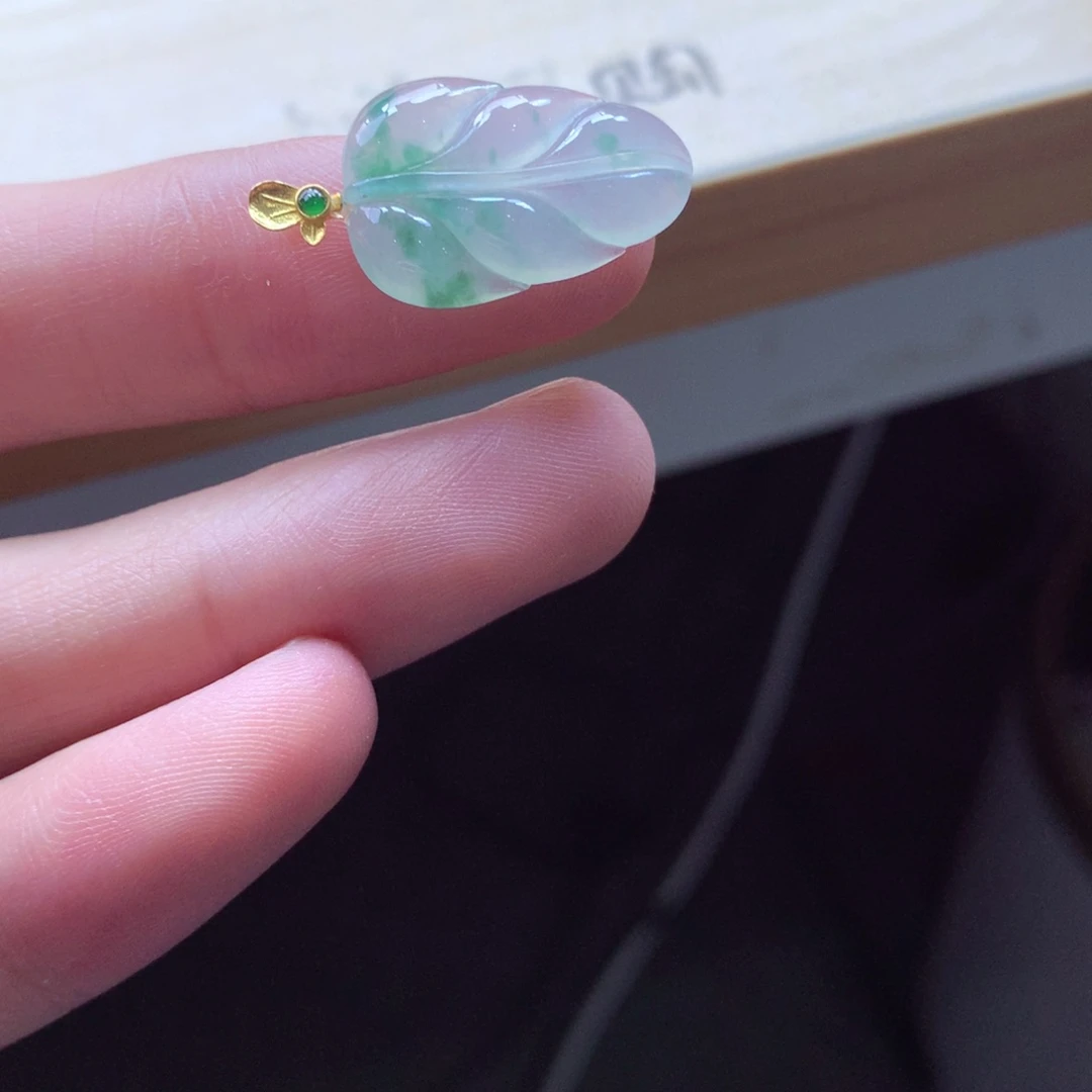 翡翠颈饰18K金镶嵌吊坠