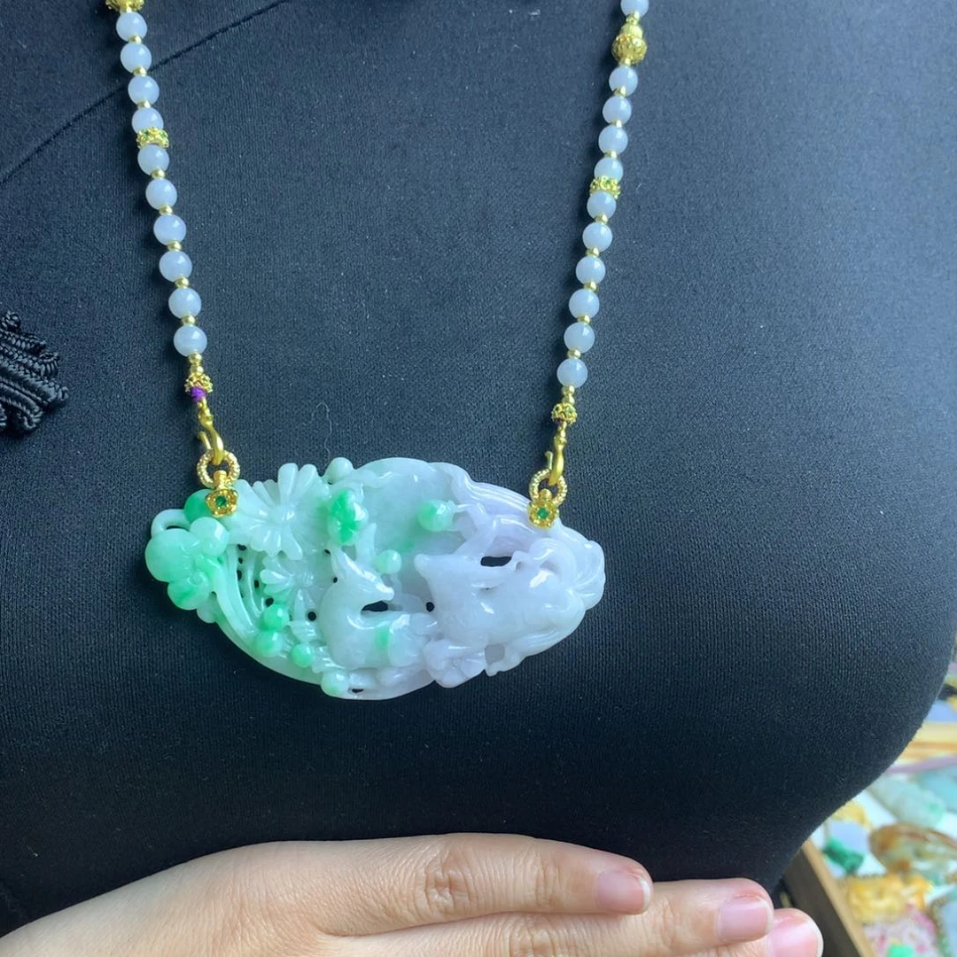 翡翠颈饰未镶嵌翡翠