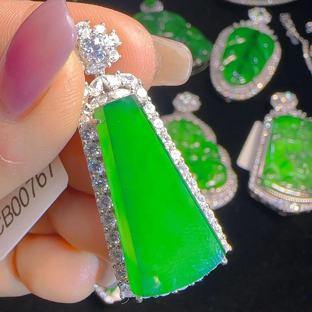 翡翠吊坠(赠链)银S925镶嵌