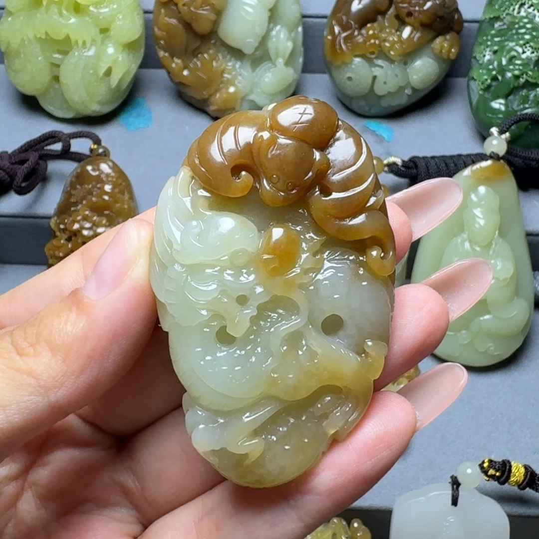 和田玉未镶嵌颈饰