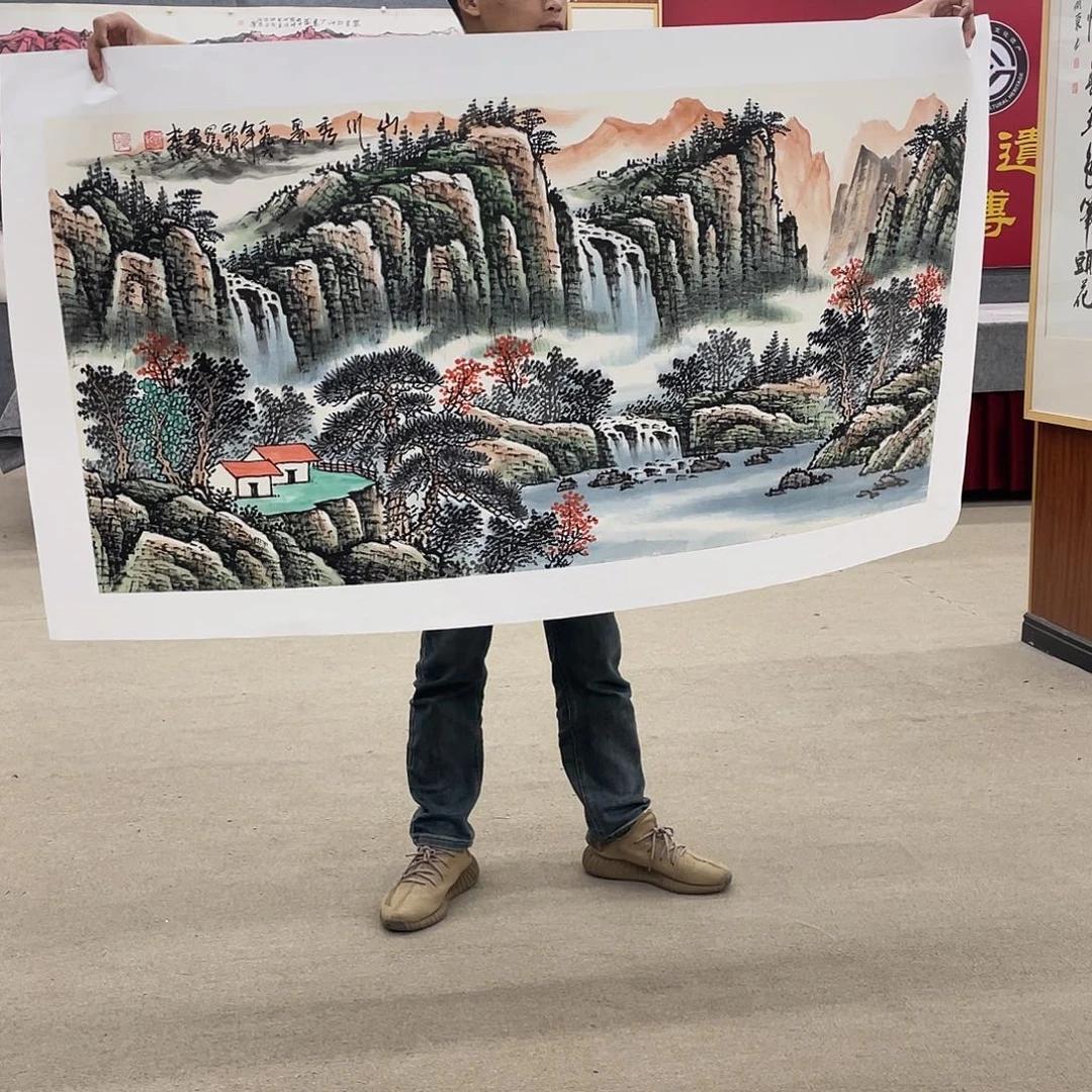 国画可口可乐杯。可口可乐公司在公司推出