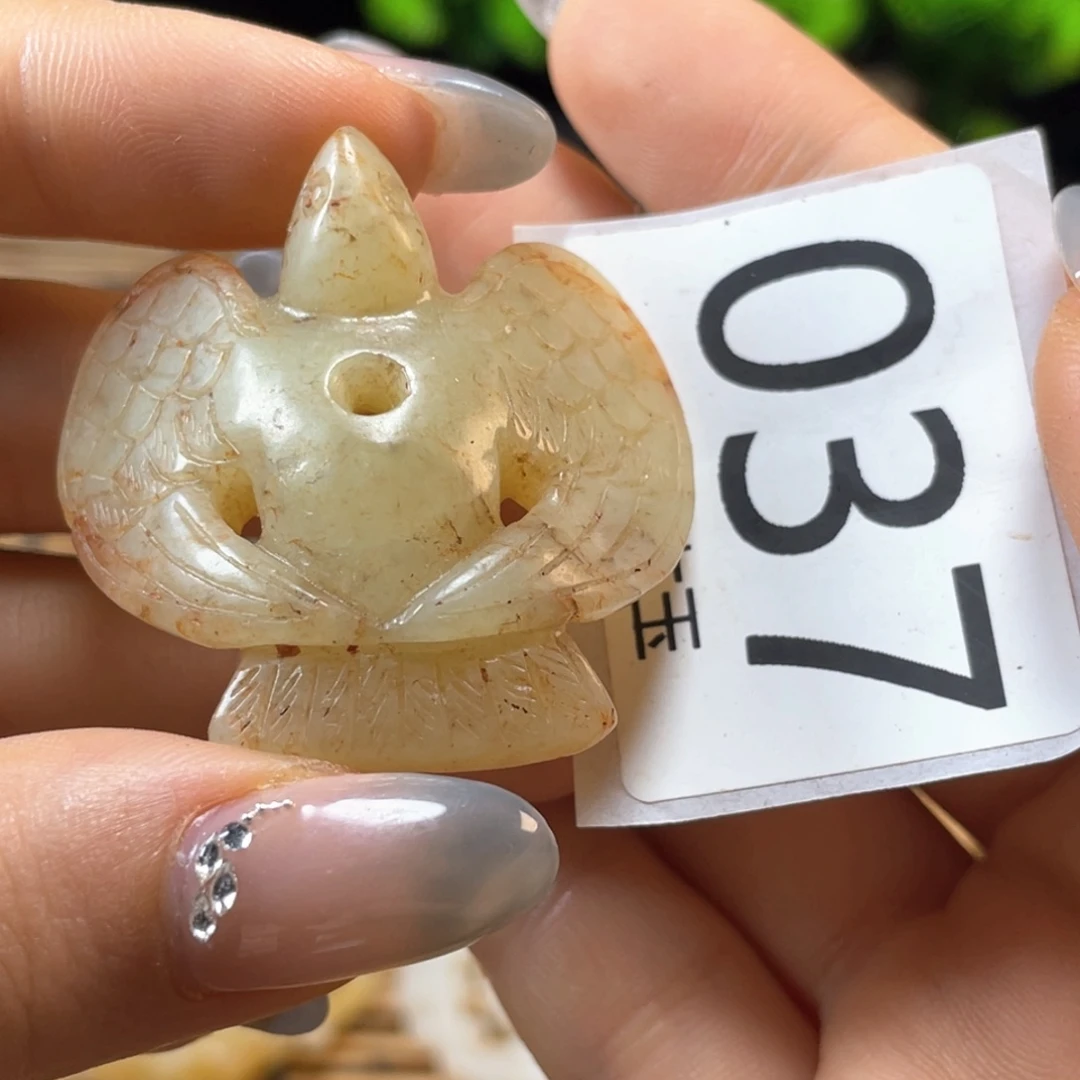 辛***稼和田玉未镶嵌颈饰