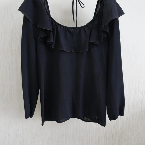 Chanel黑色荷叶边衬衫38