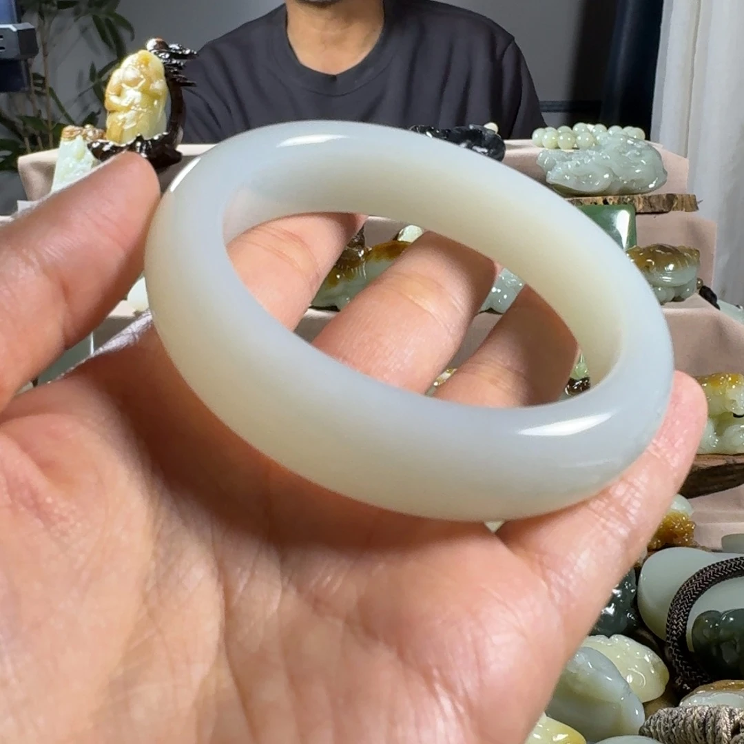 放***。和田玉（糖玉）未镶嵌挂件