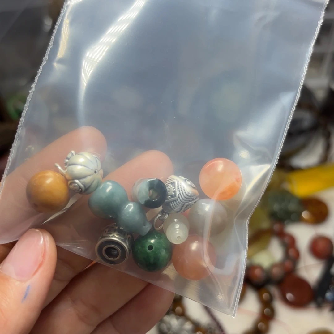 岫岩河磨玉（透闪石质玉）颈饰未镶嵌关****’