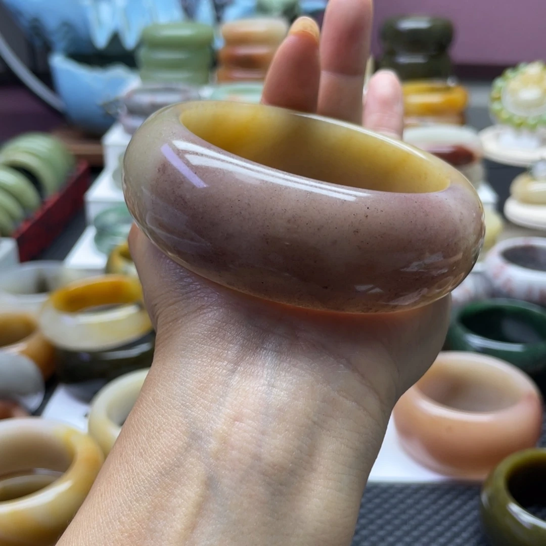 石英岩玉手镯未镶嵌重**文