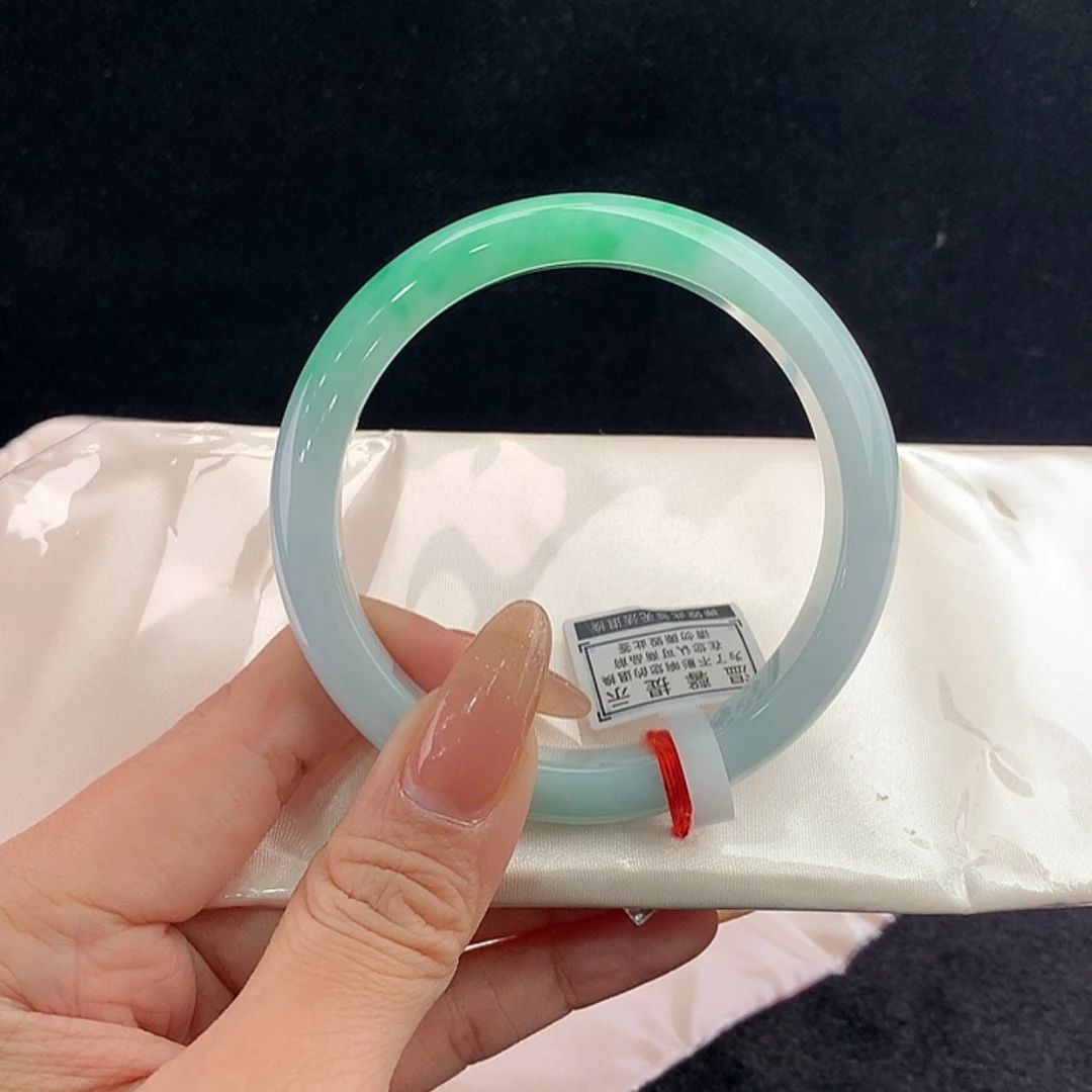 【闪购商品】未镶嵌手镯翡翠正62