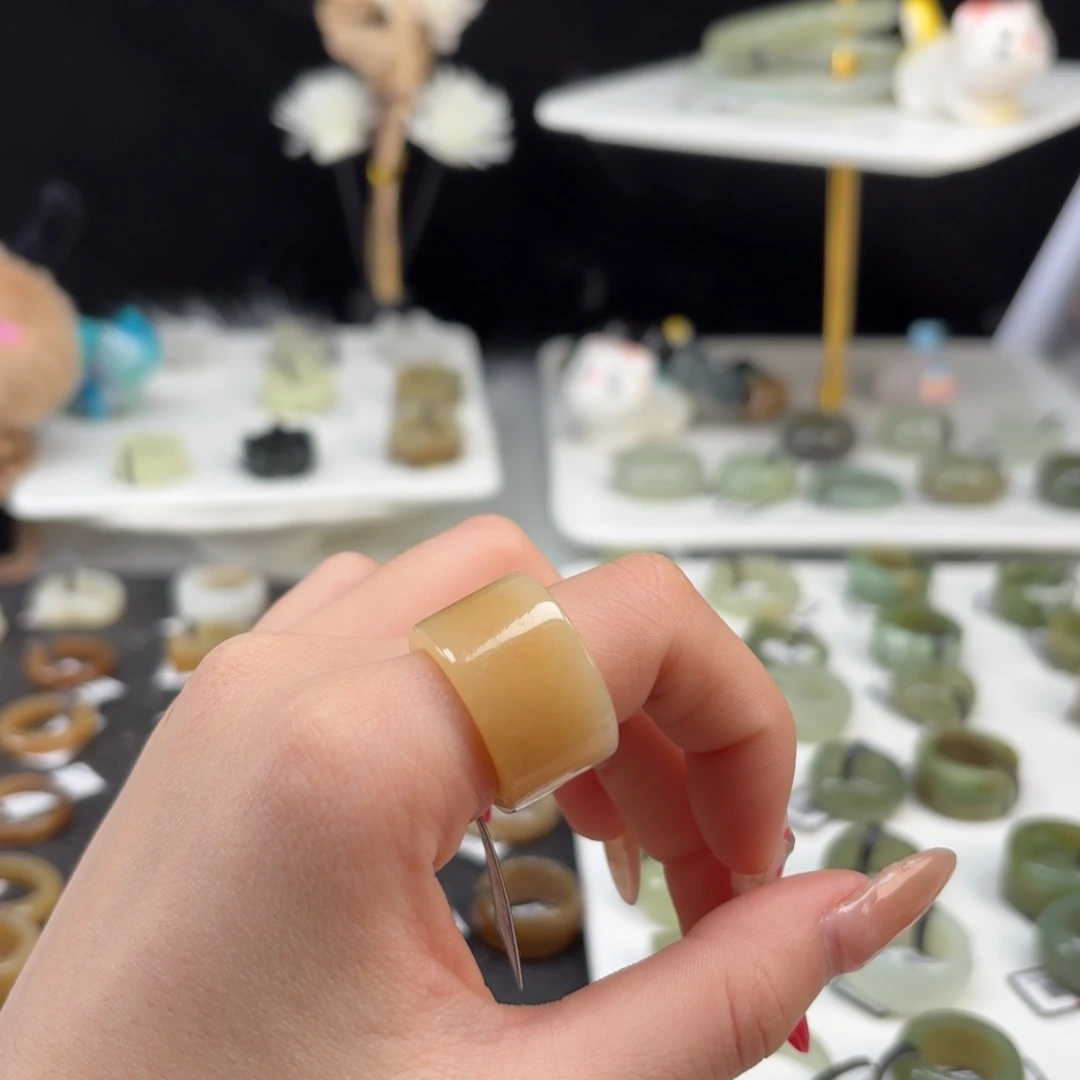 和田玉未镶嵌戒指o66鸡油黄直切17.4