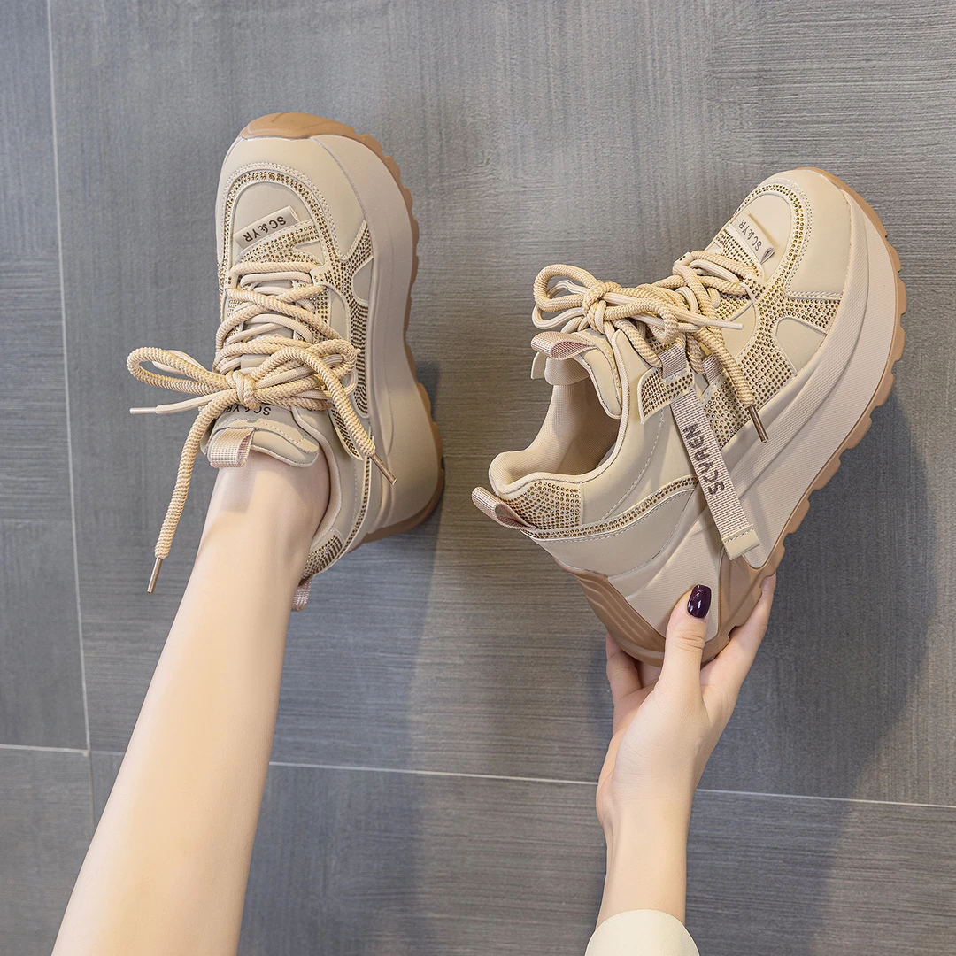 小白鞋2025秋新款增高轻便舒适软底日常时尚休闲板鞋厚底老爹鞋女