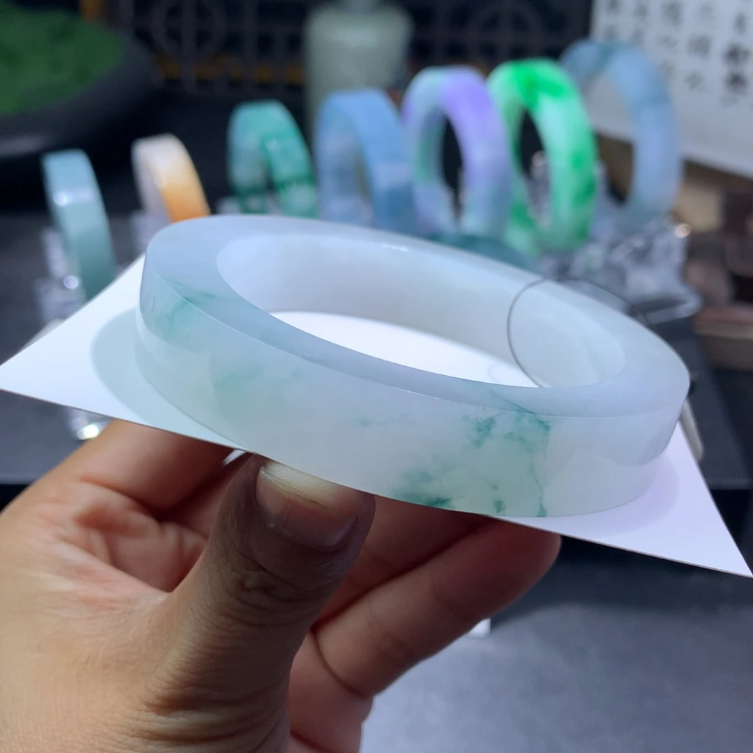 未镶嵌手镯定制翡翠