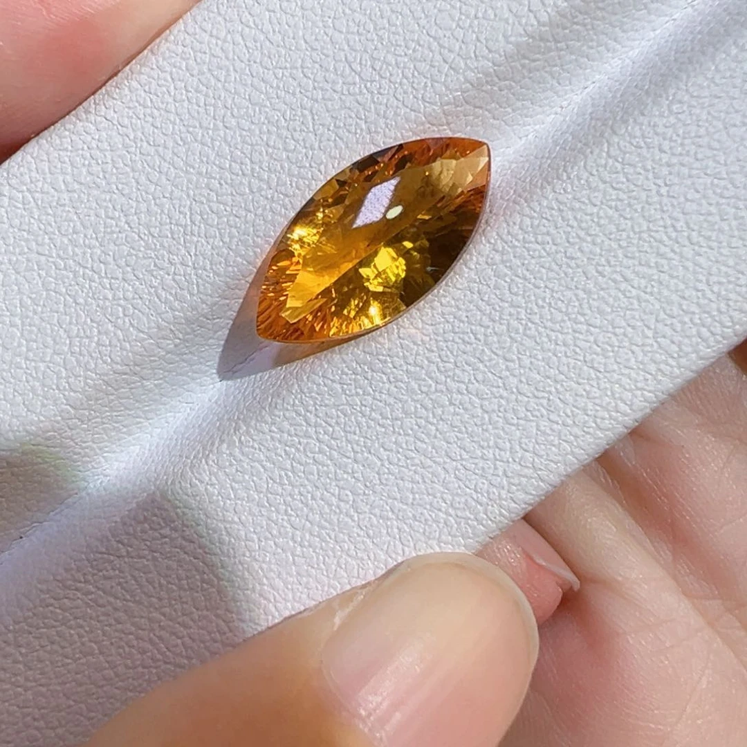 黄晶珠宝半成品未镶嵌4.65ct马眼