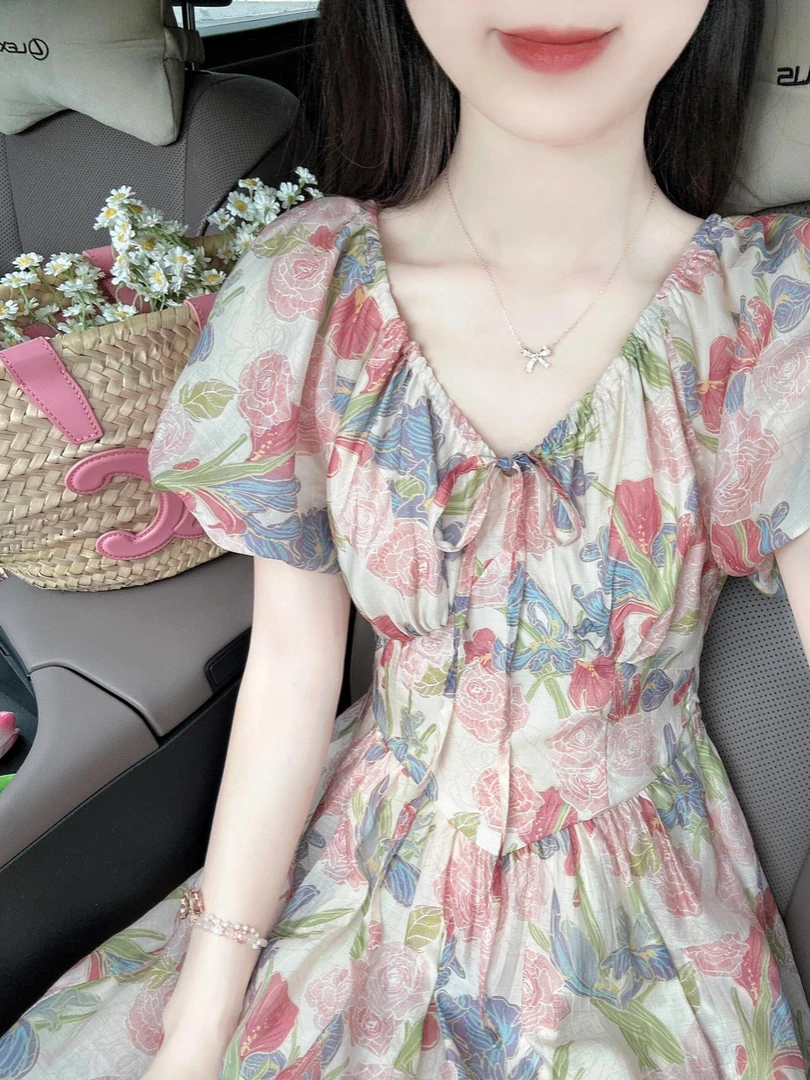 茶歇法式绝泡泡袖美连衣裙女夏季2025新款海边碎花裙收腰气质长裙