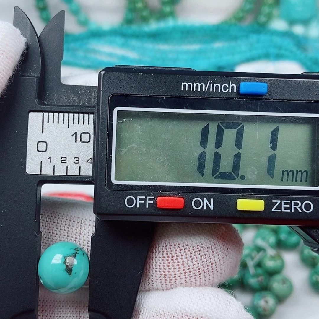 陈***土绿松石未镶嵌珠宝奇石