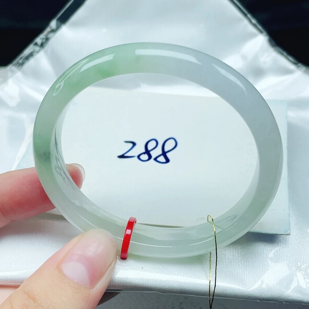 翡翠未镶嵌手镯（贵妃镯）贵妃52