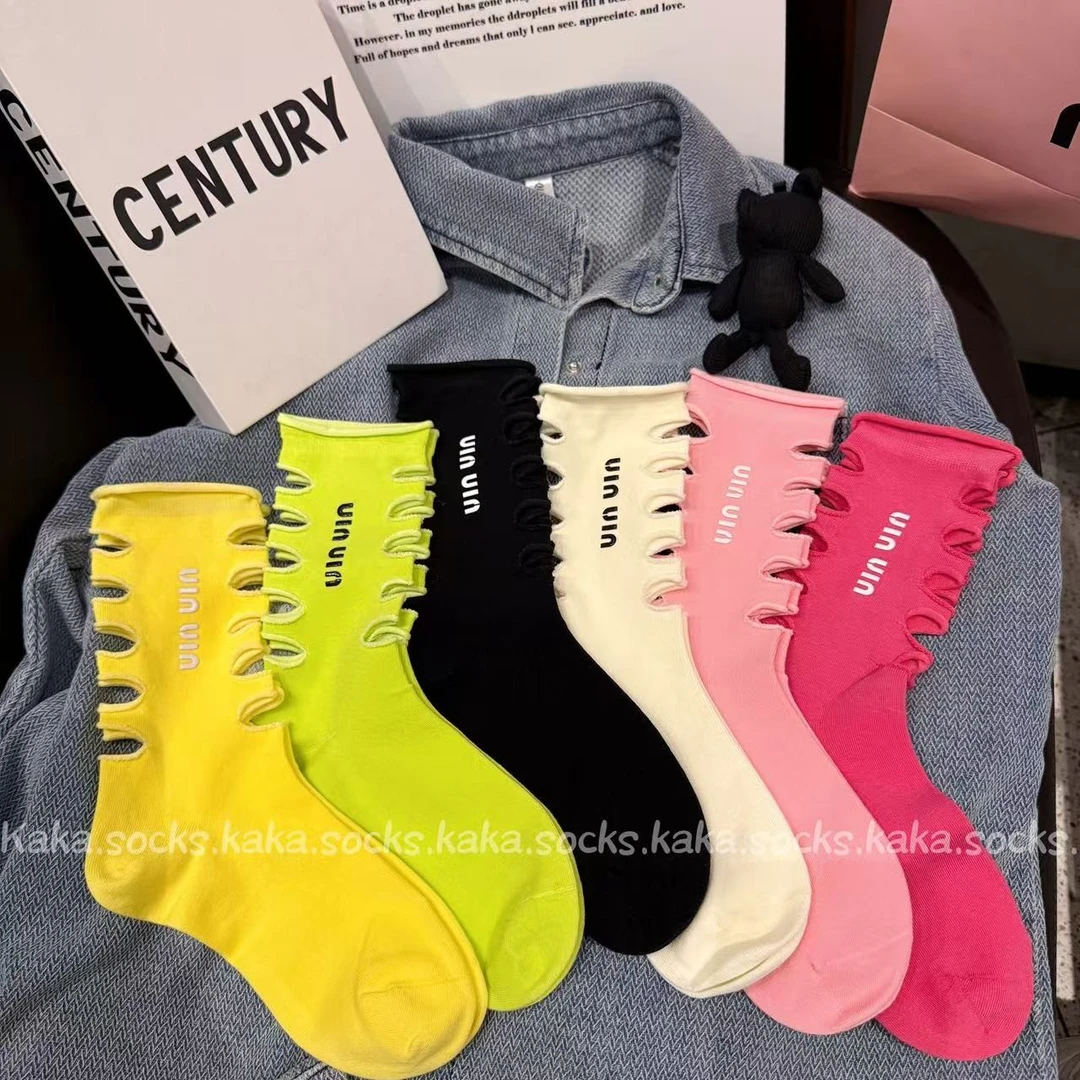 【大妍的礼物】韩版夏季洞洞鱼骨百搭字母烫印时尚百搭卷边中筒袜