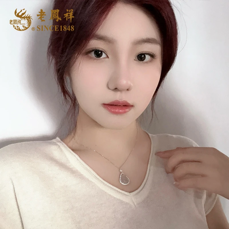 老鳯祥 坠链均925银 笑口常开弥勒闪亮精致弥勒国风锁骨链