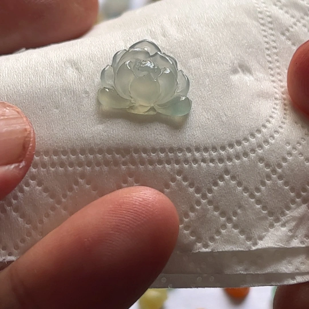 未镶嵌定制翡翠莲花