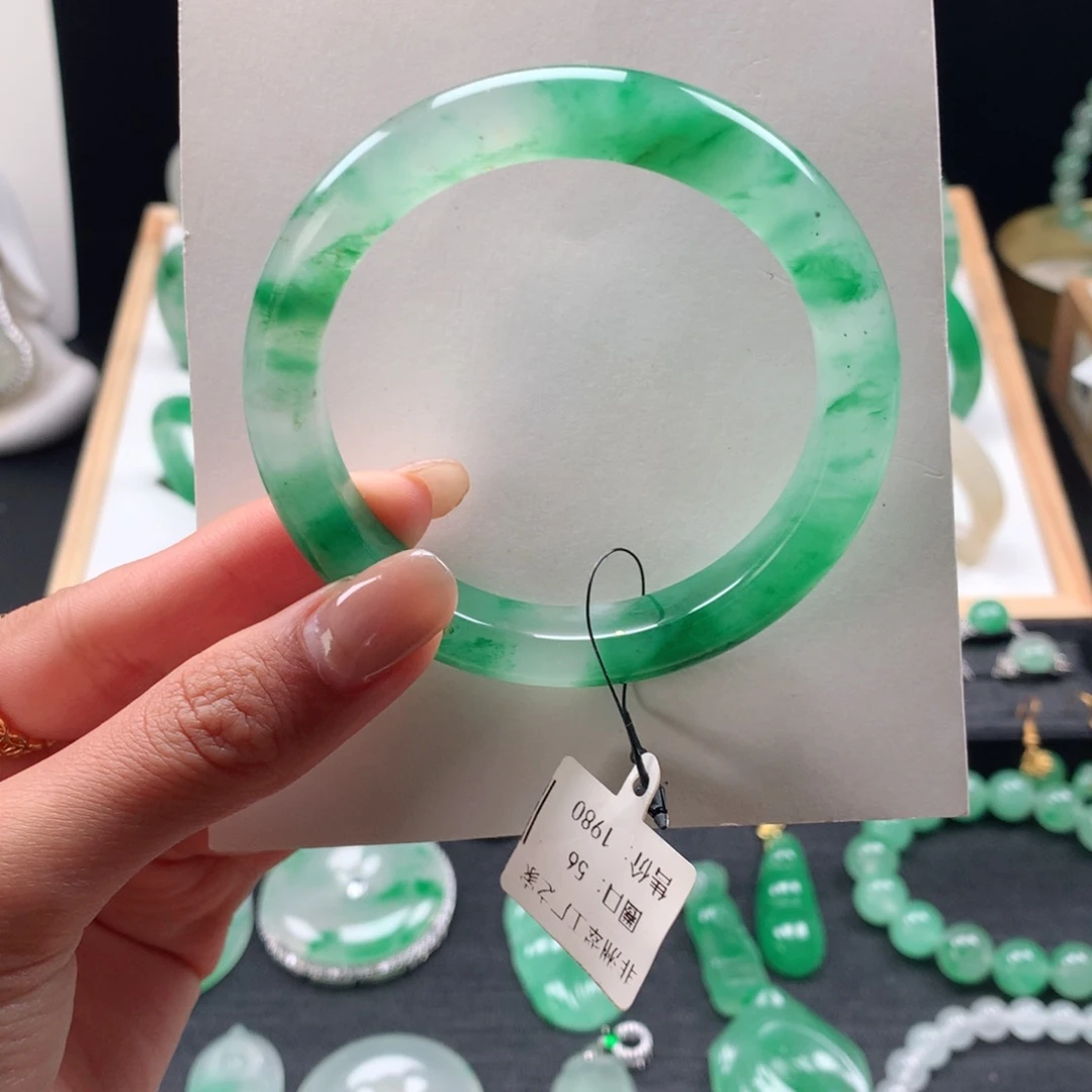 石英质玉未镶嵌手镯