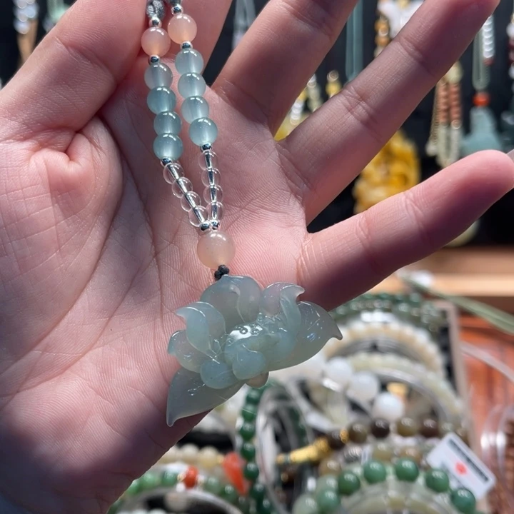 蛇纹石玉未镶嵌颈饰