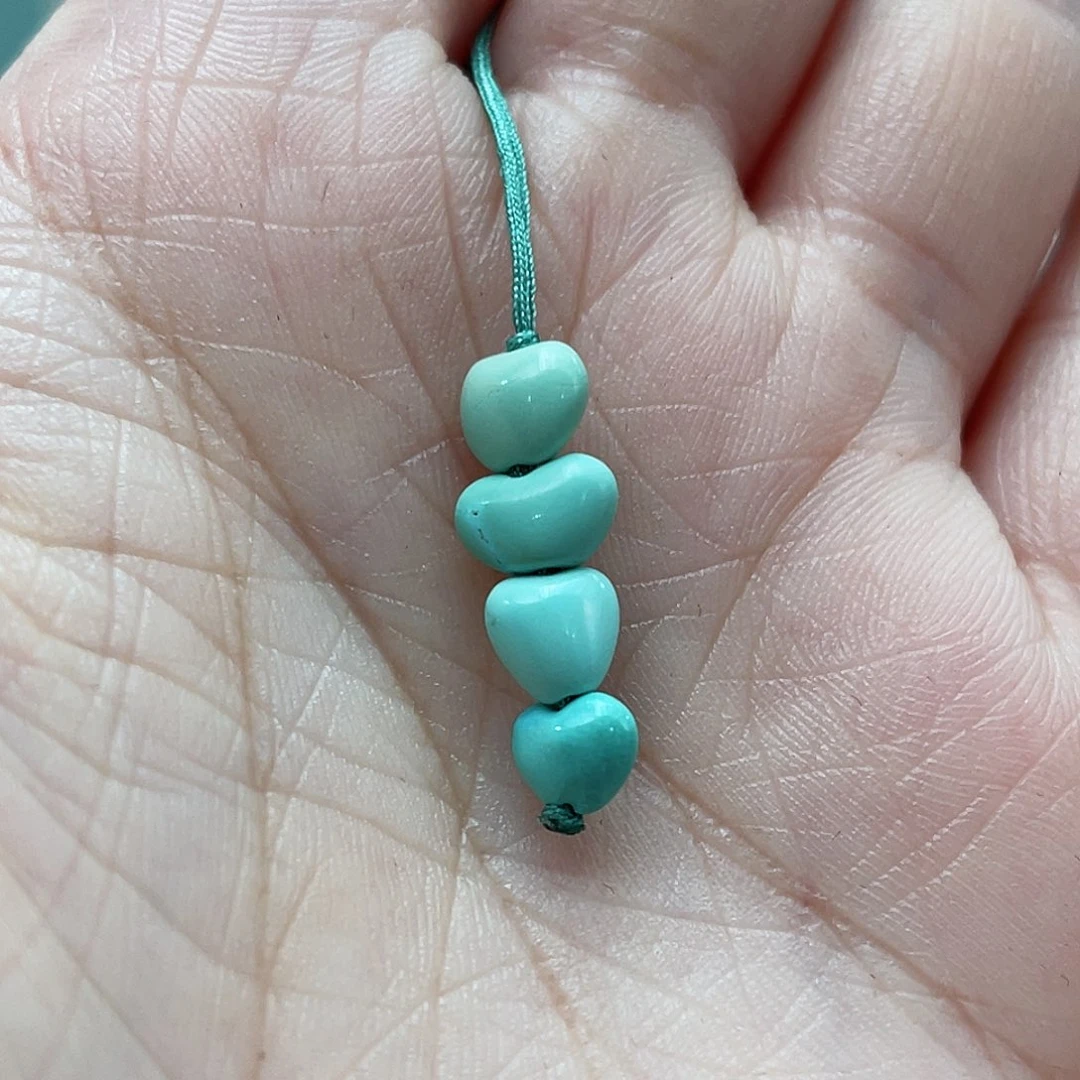 绿松石颈饰未镶嵌