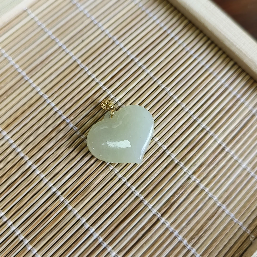 18K和田玉吊坠 FGA041ABJ065