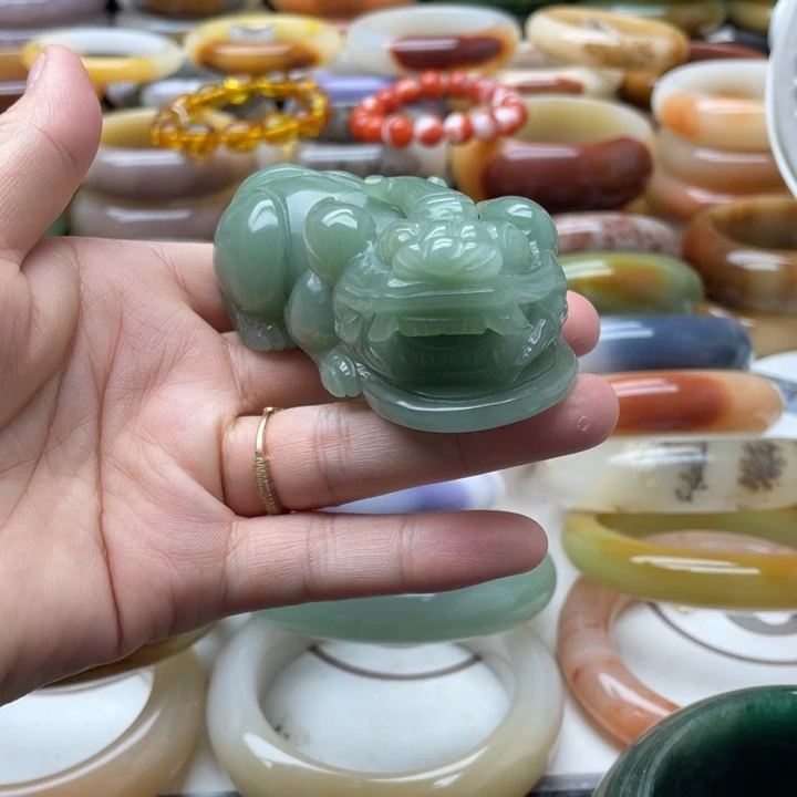 石英岩玉手镯未镶嵌