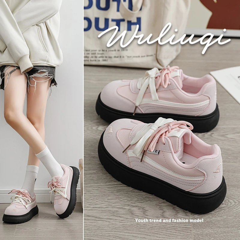 巫六七原创粉色厚底板鞋女2025四季款爆款学生百搭休闲面包鞋