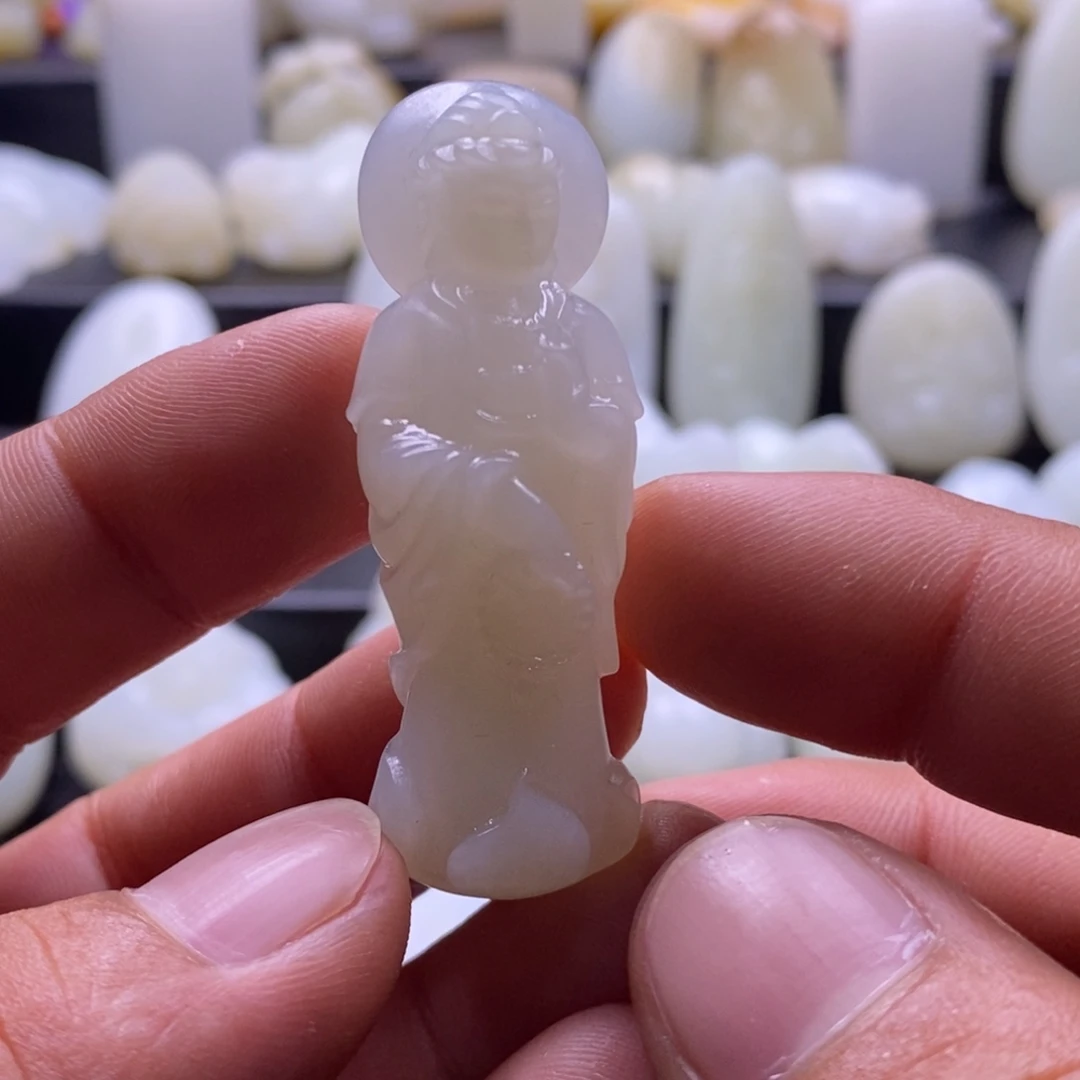 浅***福和田玉未镶嵌颈饰