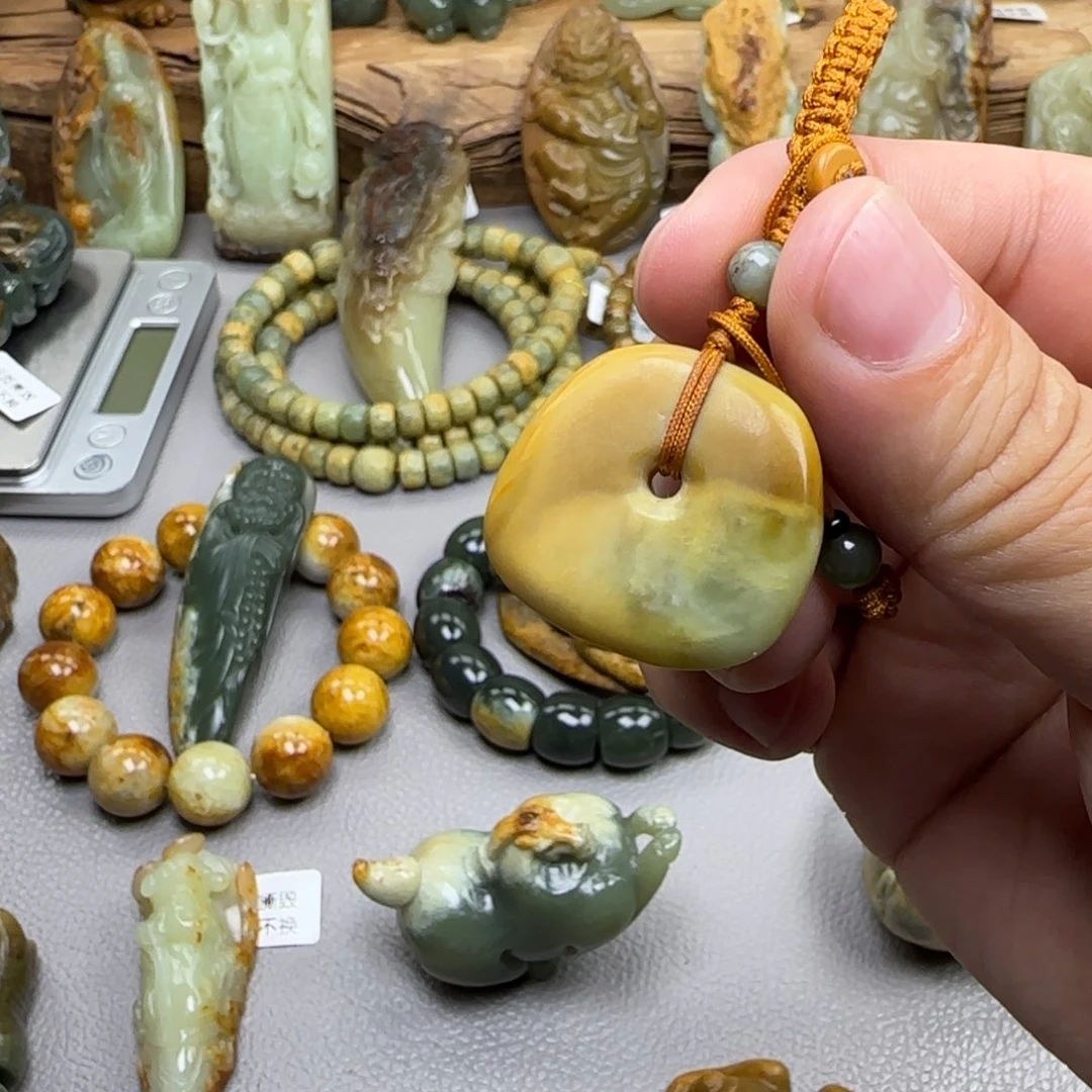 岫岩河磨玉（透闪石质玉）未镶嵌珠宝奇石