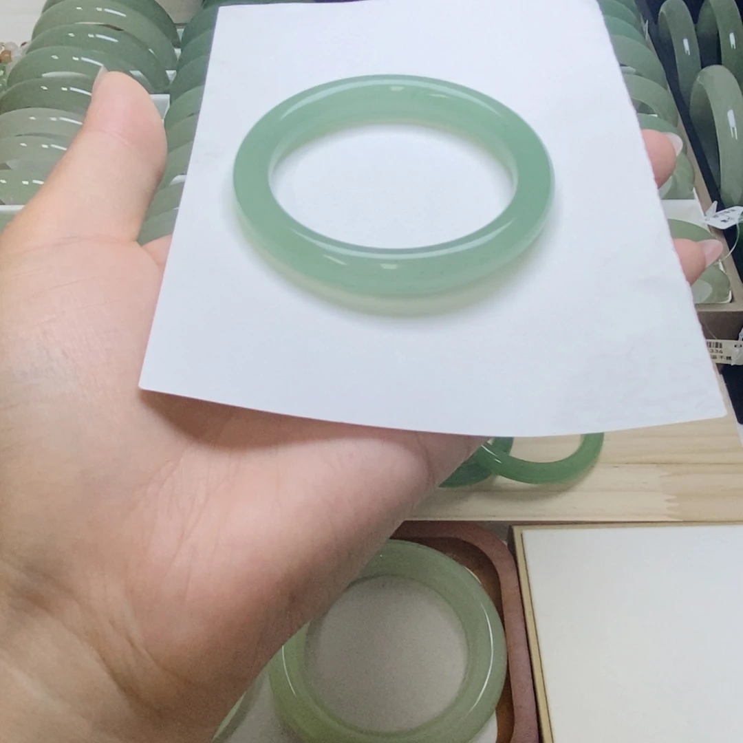 东陵石未镶嵌手镯