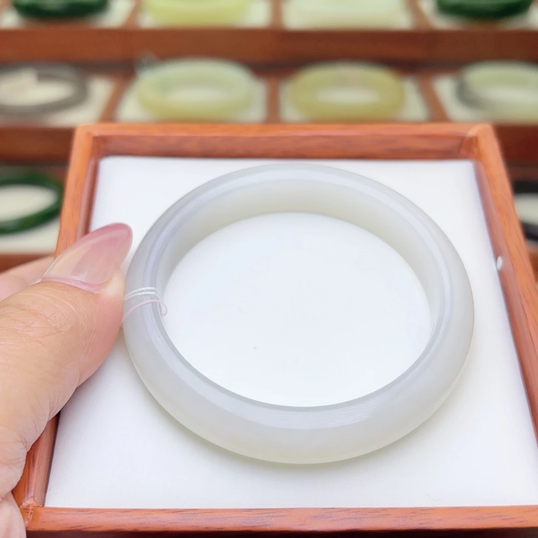 【闪购商品】和田玉手镯未镶嵌