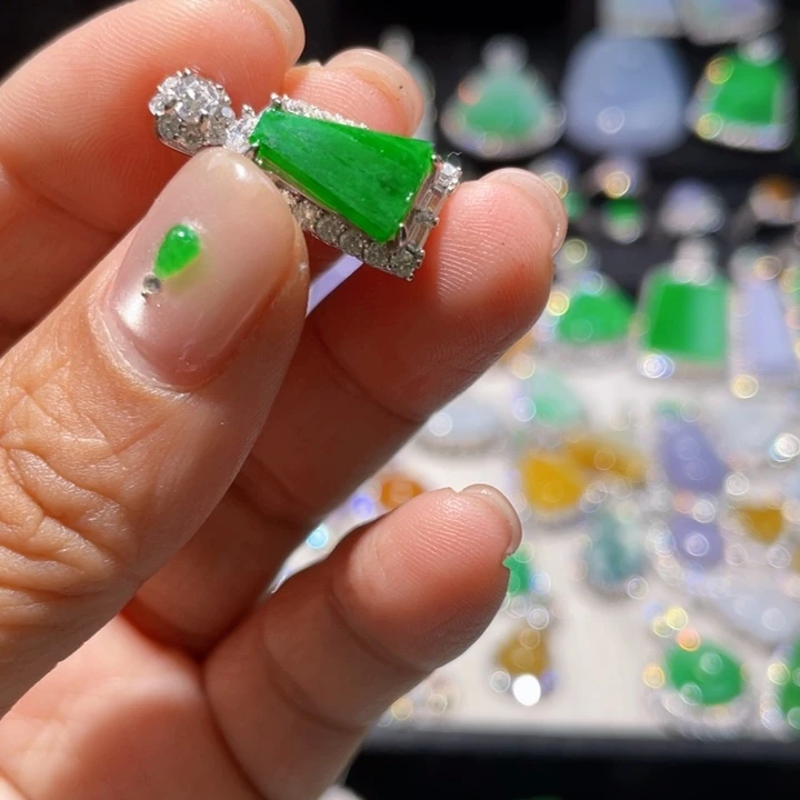 颈饰银S925镶嵌翡翠