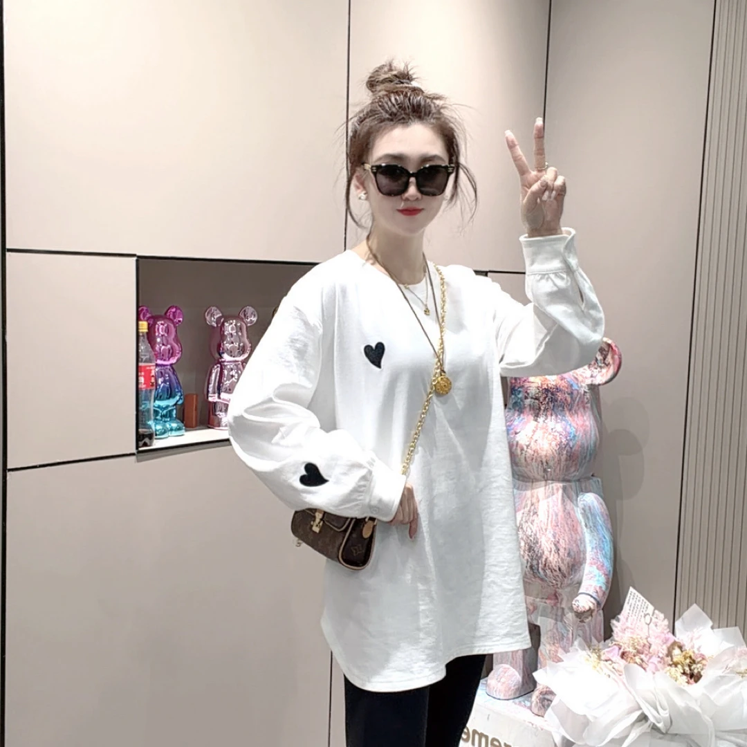 洋气桃心一颗扣侧开叉大T