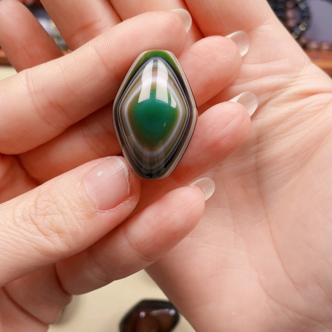 【闪购商品】玛瑙/玉髓珠宝半成品未镶嵌M****沈