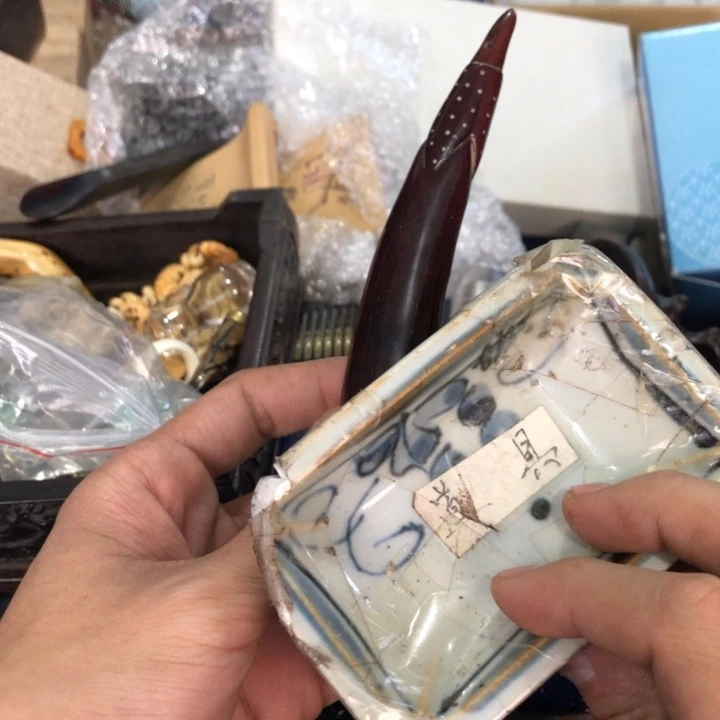 陶瓷孤品单件车里拍君**下