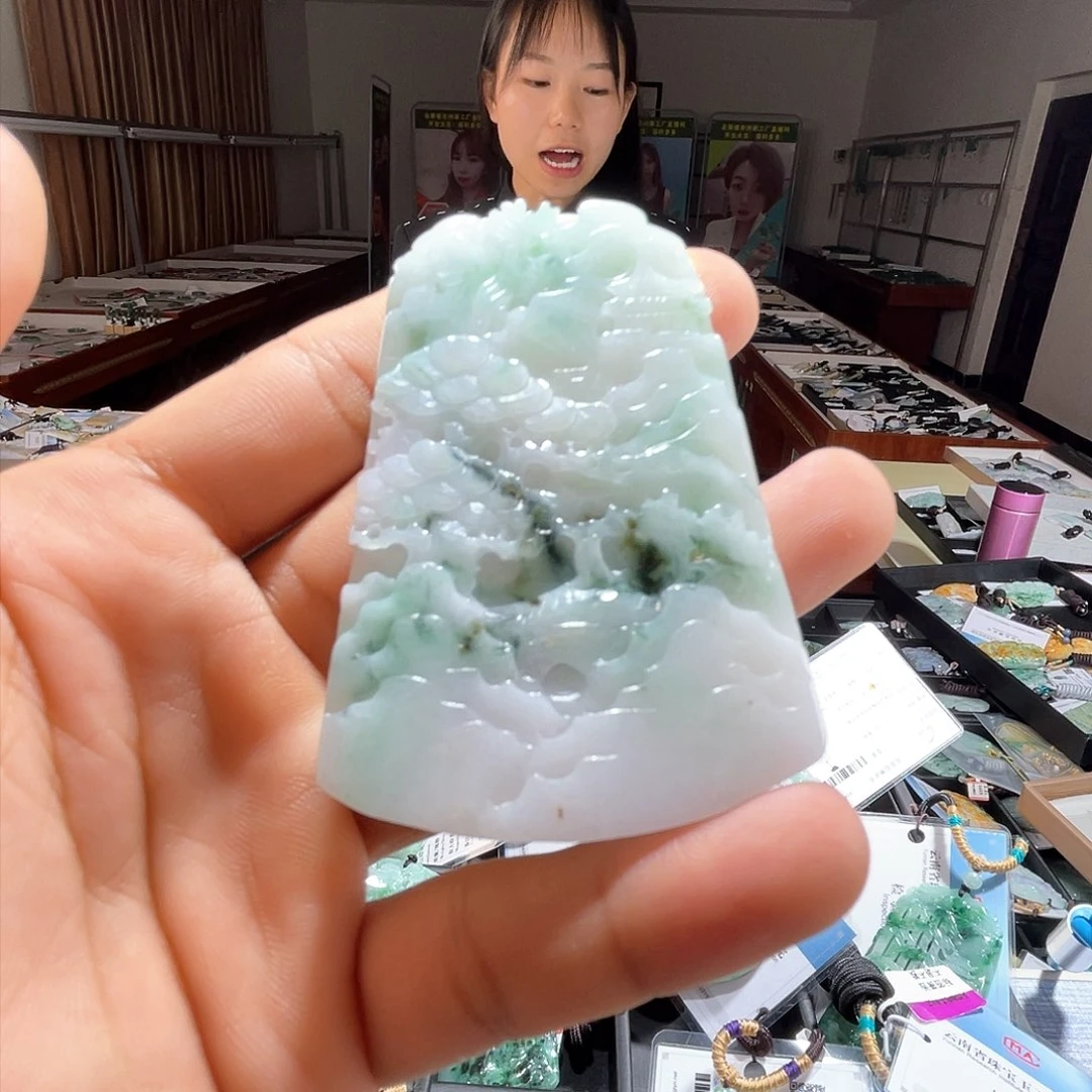 翡翠未镶嵌颈饰一