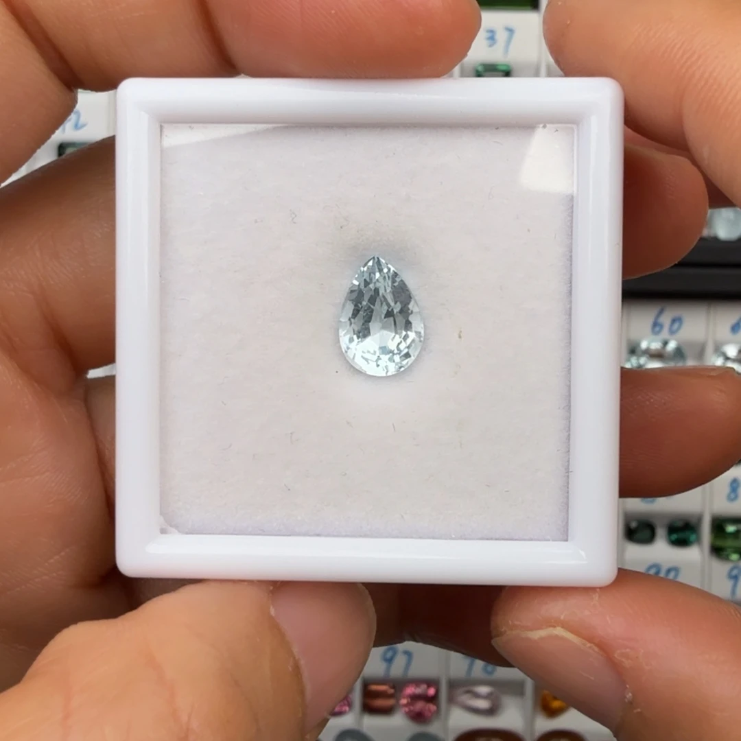 海蓝宝石裸石天然2.1克拉