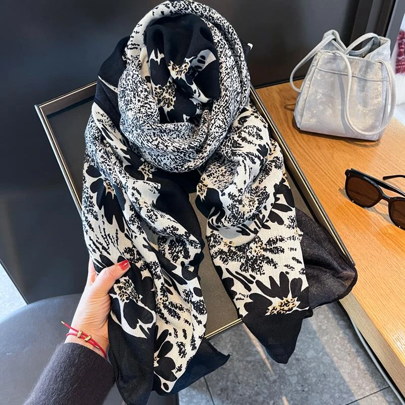 Miss Silas春夏薄款丝巾法式风情围巾百搭大方巾空调房披肩围脖女