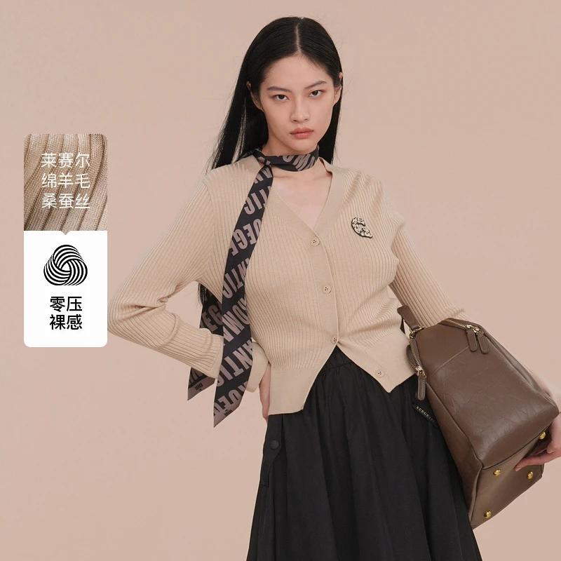 XG雪歌品牌女装2025年新款毛针织衫XK111012A409