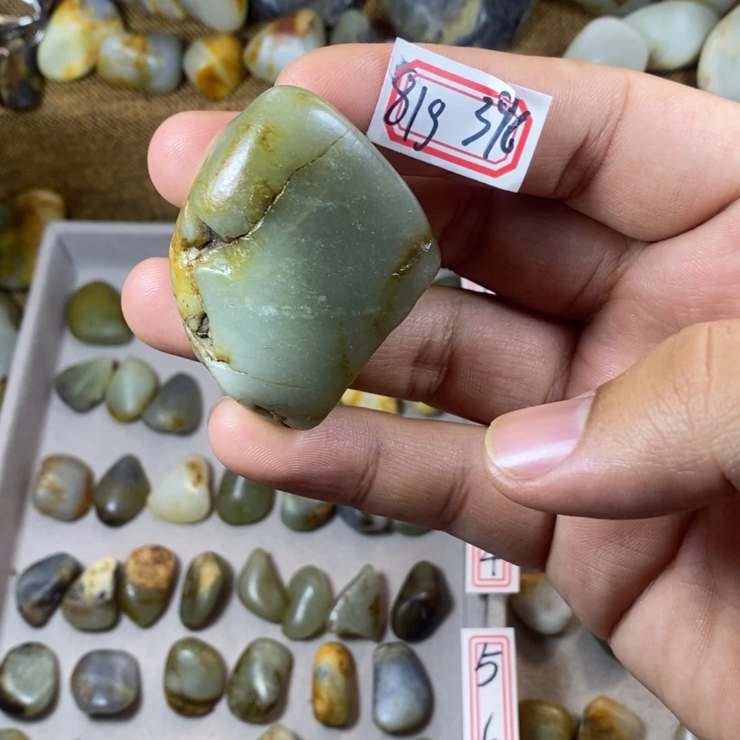 和田玉（糖玉）未镶嵌挂件