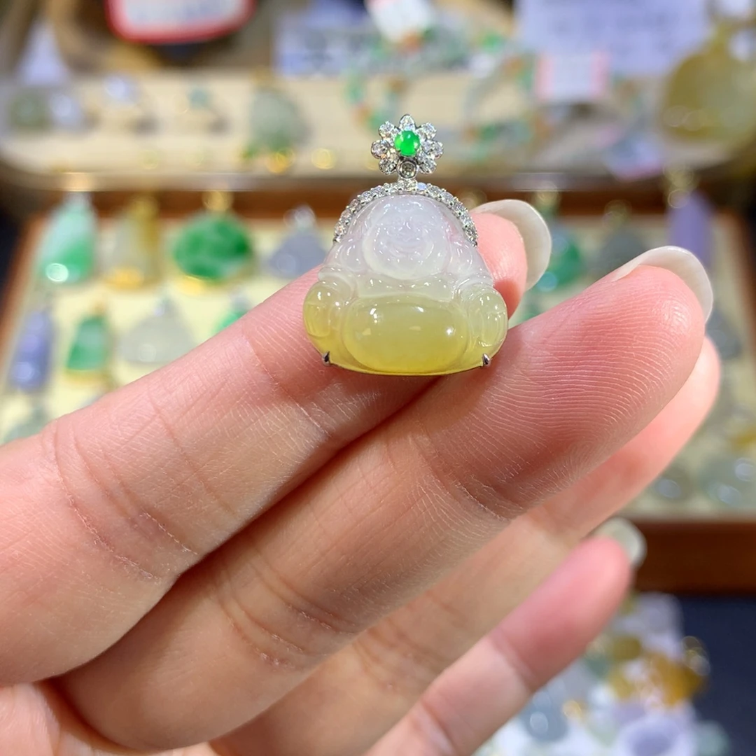 颈饰18K金镶嵌翡翠
