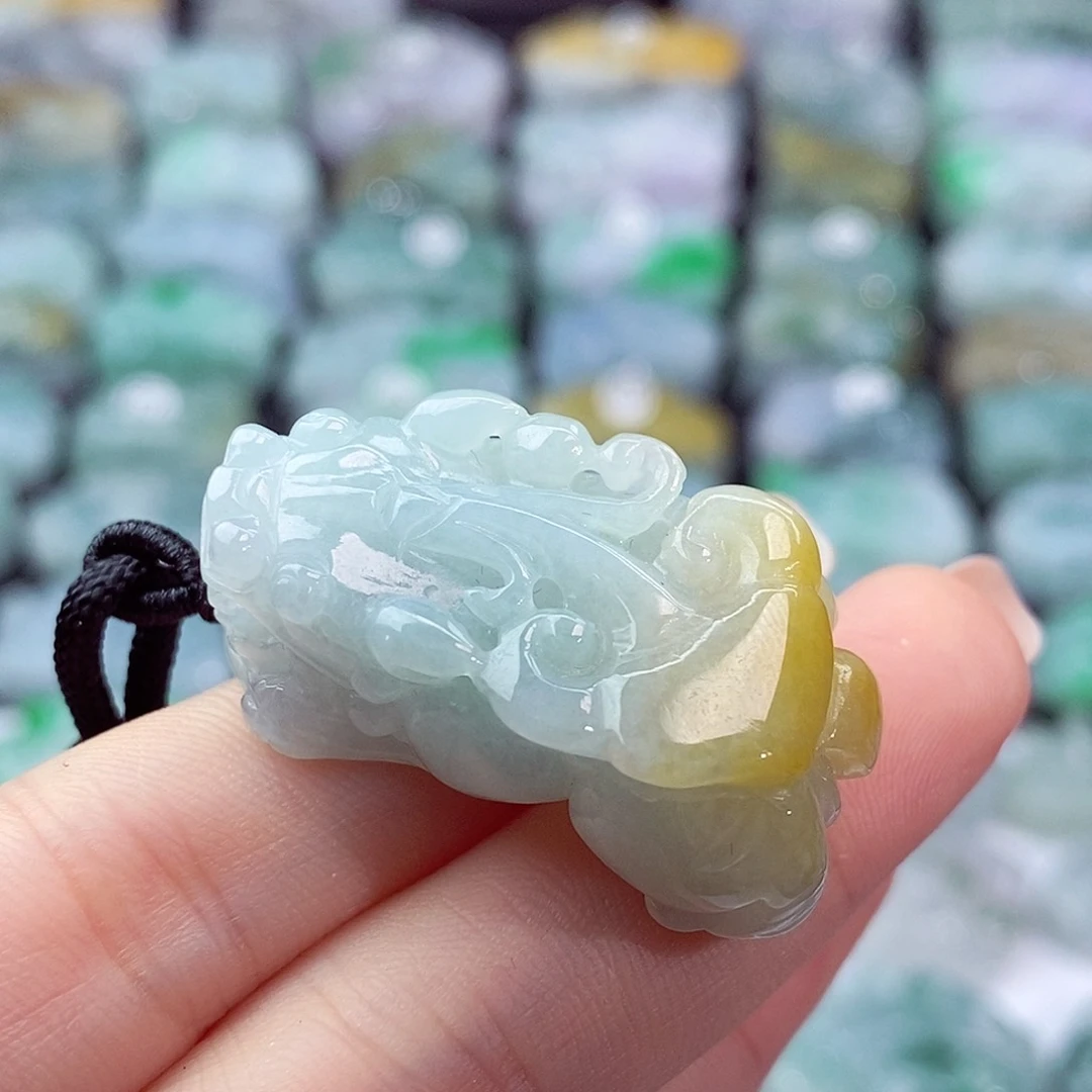 颈饰未镶嵌翡翠天然