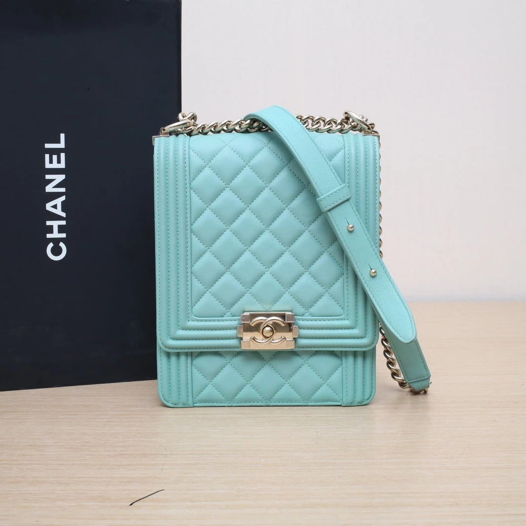 95新 Chanel/香奈儿 【双双】Leboy 竖版 16cm 浅绿色 27开 金扣