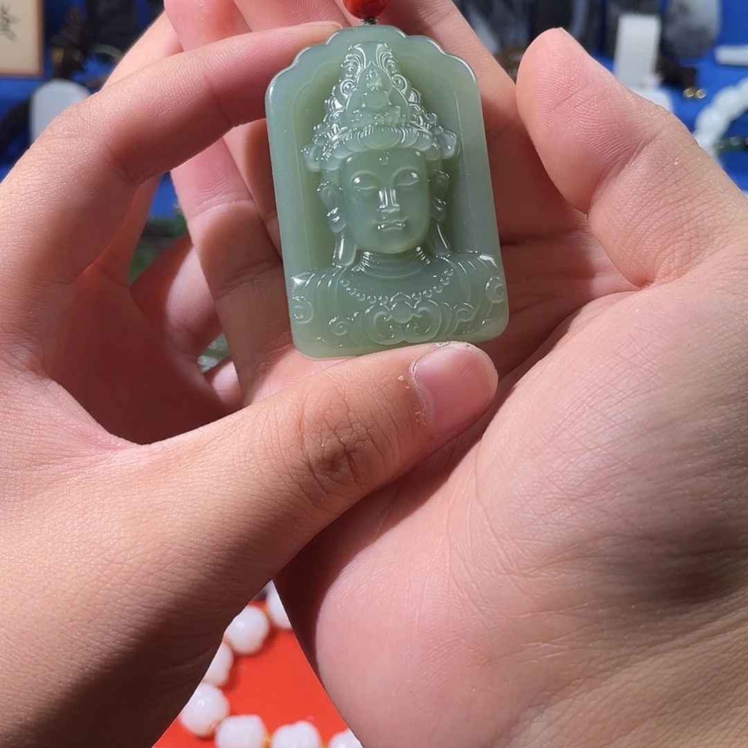 颈饰未镶嵌和田玉（碧玉）