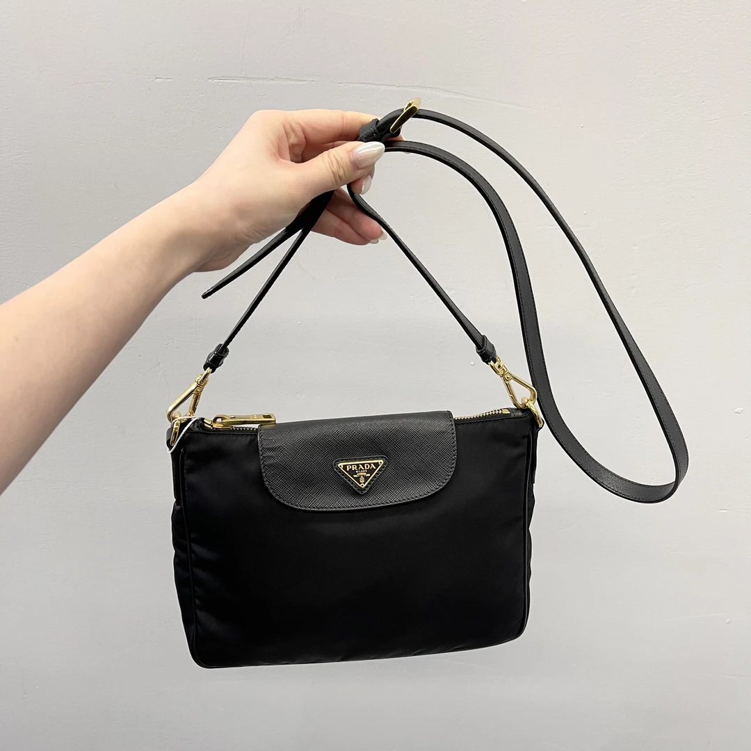 95新 Prada/普拉达 单肩斜挎包123001