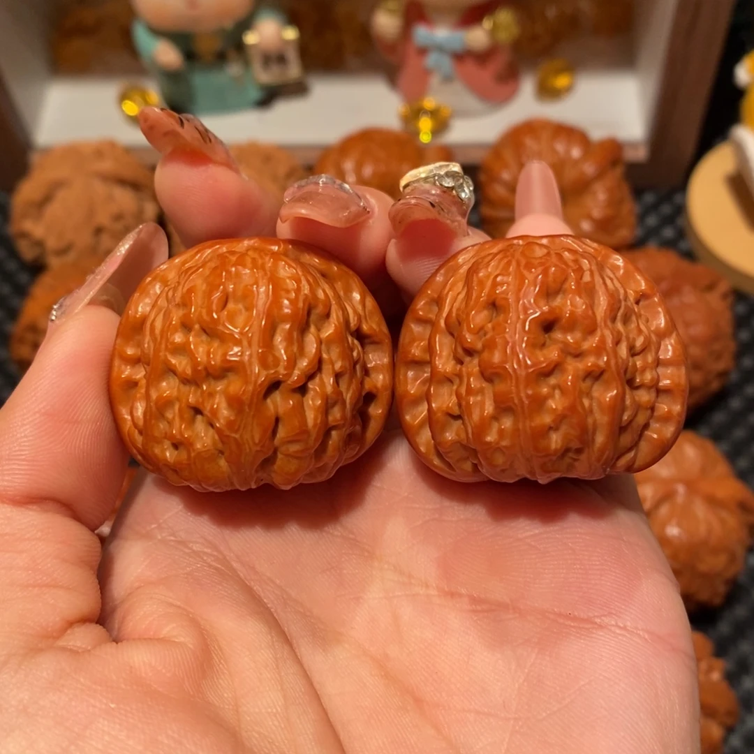 吊坠桃核34.8白狮子，1013